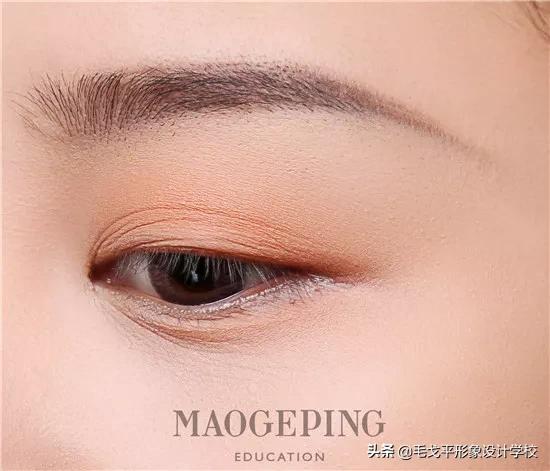 日常眼妆这样画自然清爽更耐看,日常眼妆小技巧三步轻松搞定眼妆