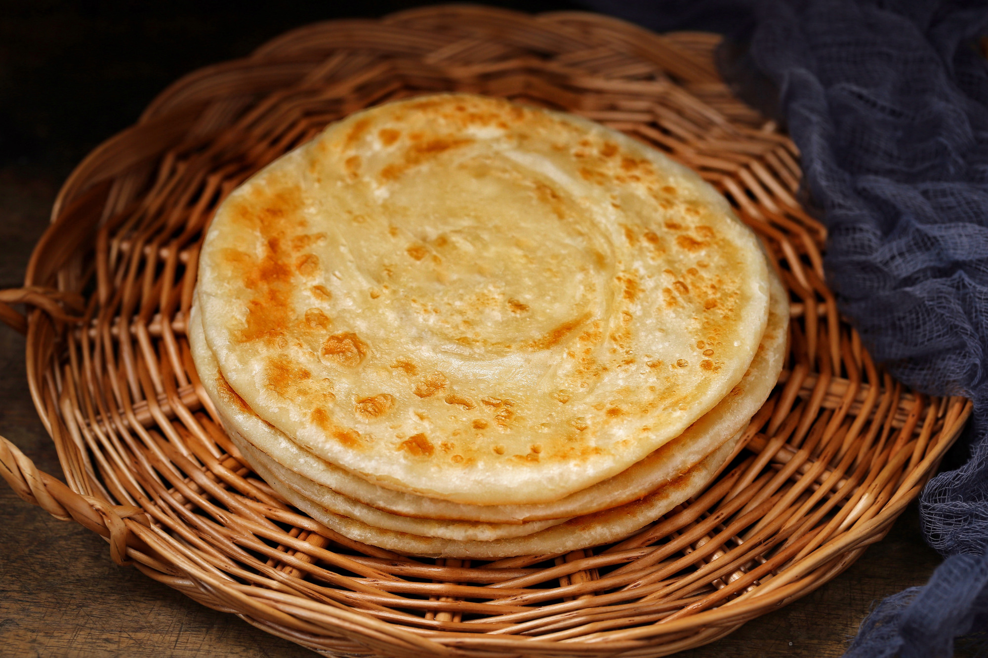 油饼怎么烙才能不糊又脆,烙油饼怎么做不硬又酥脆