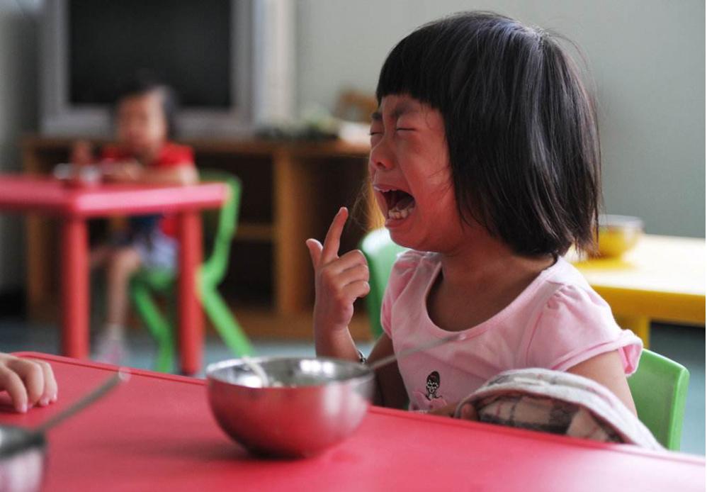 中班孩子突然不肯去幼儿园怎么办,小孩上幼儿园不肯去老是哭怎么办