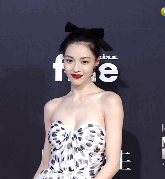 钟楚曦给网红化妆,钟楚曦百变波点