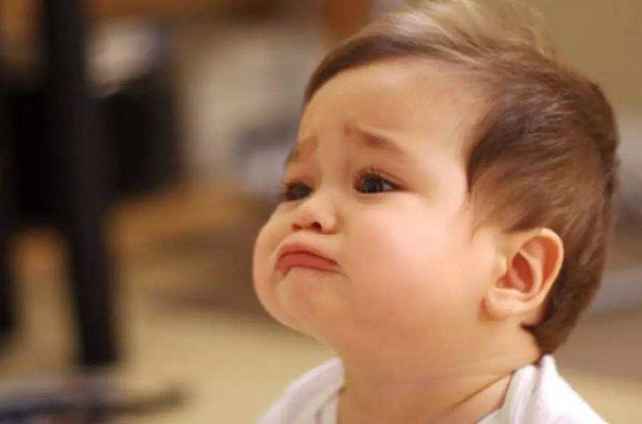 宝宝进入口欲期怎么办,正确引导宝宝口欲期