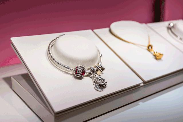 仅限2天！五大福利席卷环球港，烂漫樱花绽春姿