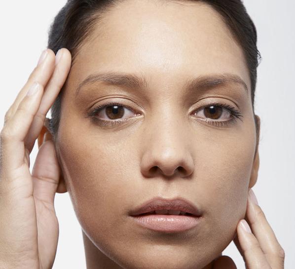 皮肤黑适合用什么样的遮瑕膏,肤色不均匀用遮暇膏还是遮瑕液