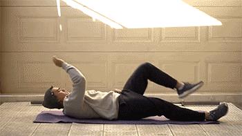 什么动作拉伸腰部,缓解腰部疼痛的拉伸