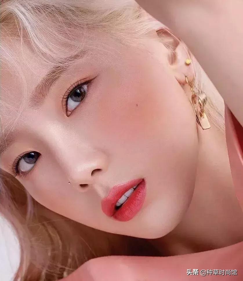 看腻了网红脸,看腻了清纯的女主