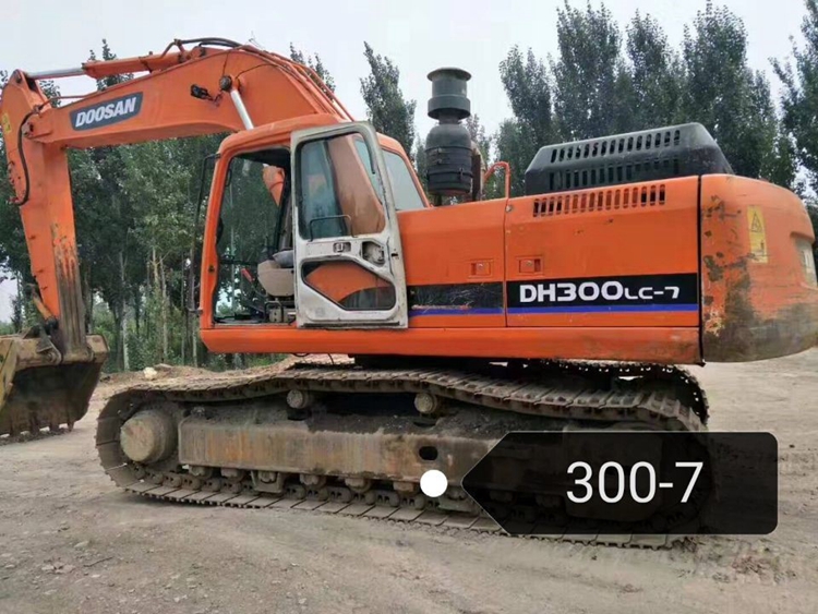 新疆二手斗山300挖机,斗山300挖掘机价格