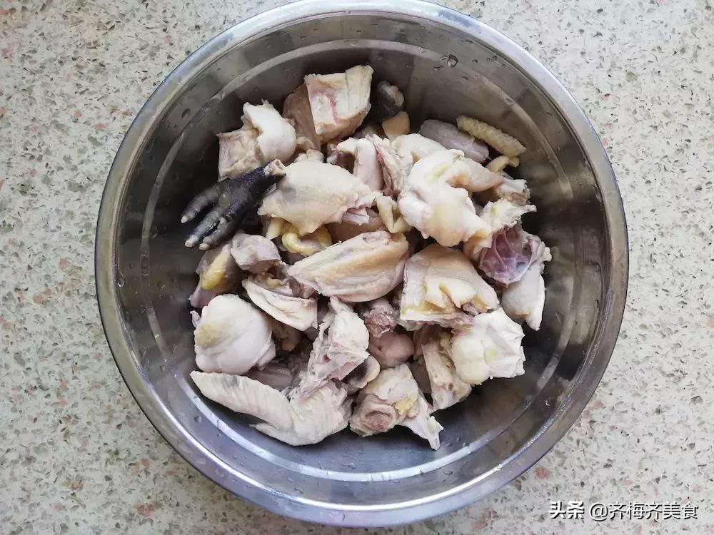 红烧鸡肉怎么做嫩而不柴,红烧鸡肉炖土豆加凉水还是加热水