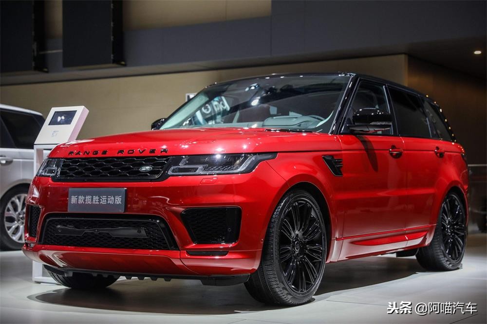 老司机教你如何正确系安全带,安全带这样系对吗交警现场讲解