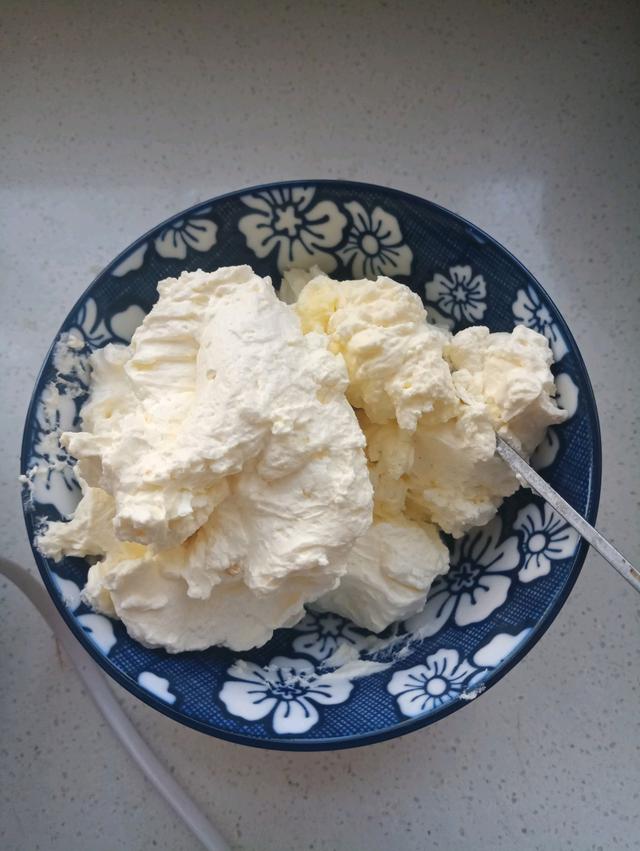 奶油打过头怎么做成黄油,奶油打过头了咋整