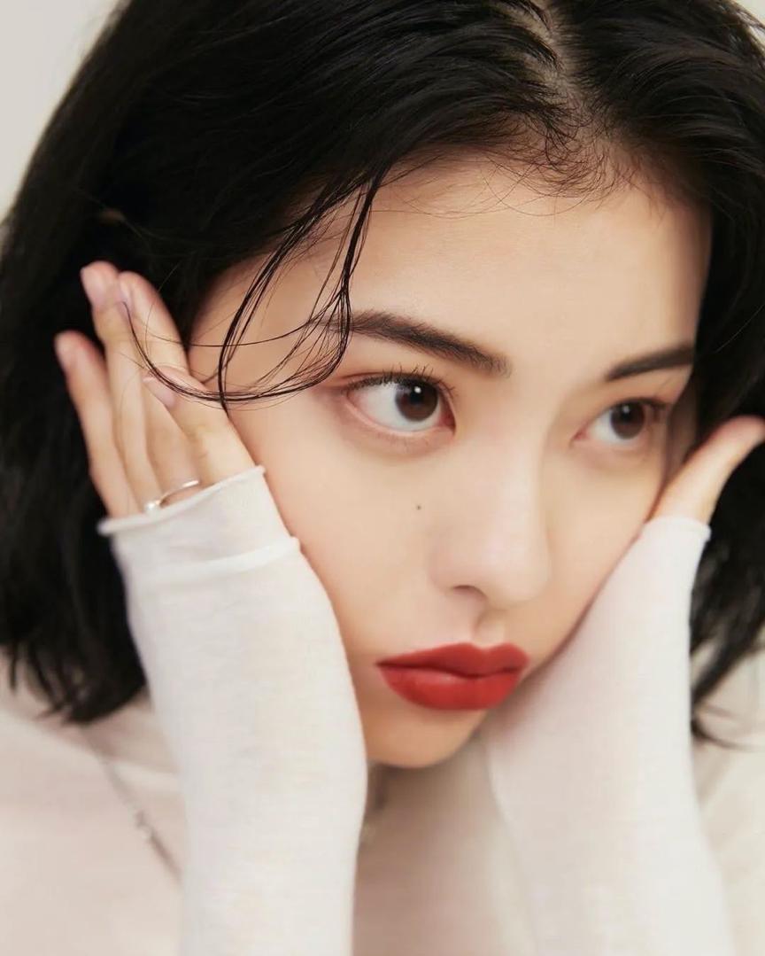 塌鼻子女孩怎么上镜,塌鼻子的女人如何打扮