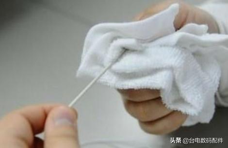 数据线发黄怎样洗掉,数据线发黄变黑有什么办法清理