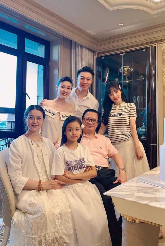 当红时期息影嫁圈外人,息影嫁入豪门了吗