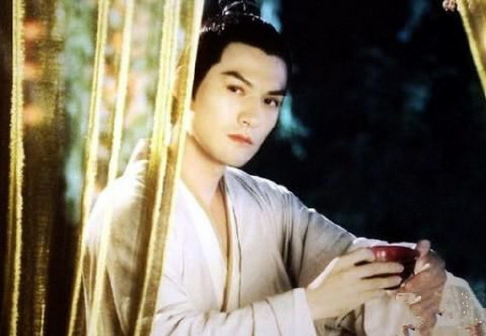 韩寿偷香的故事,韩寿偷香典故里都有谁