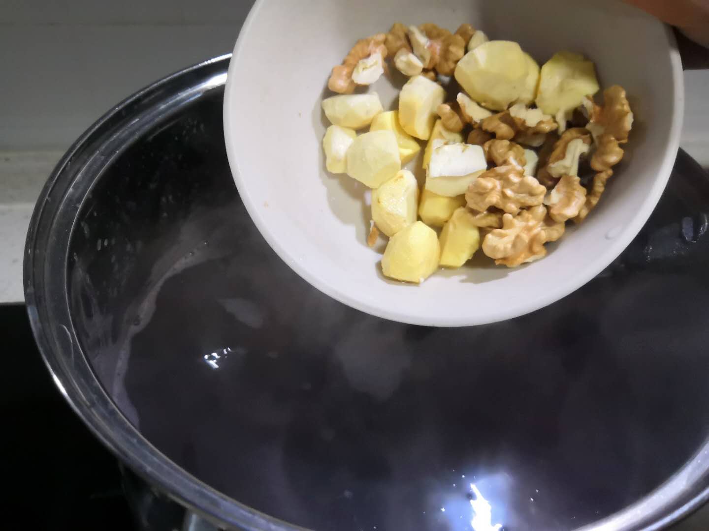 腊八节喝的腊八粥有哪些东西,腊八节一定要有的腊八粥