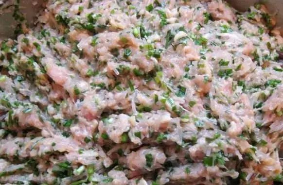 韭菜馅如何让韭菜不出水还翠绿,好吃不过饺子的调料配方