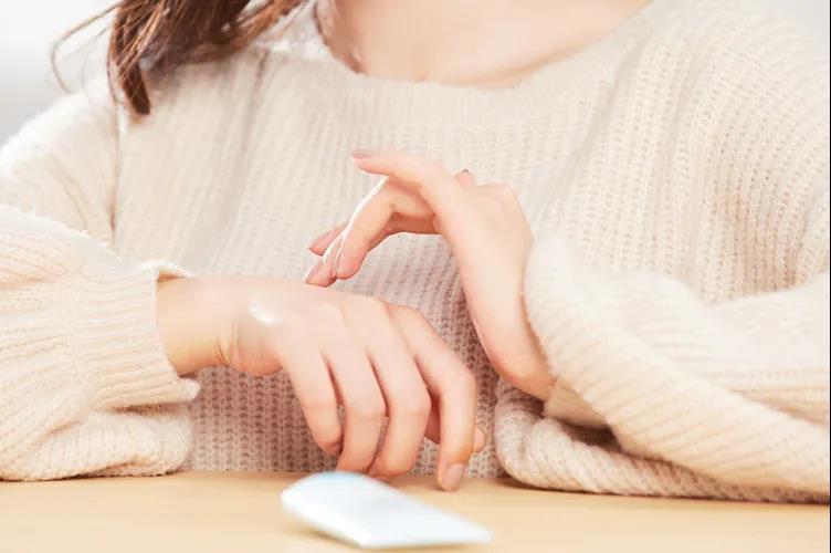 使用化妆品过敏应该怎么处理赔偿,新买的化妆品怎么测试过敏