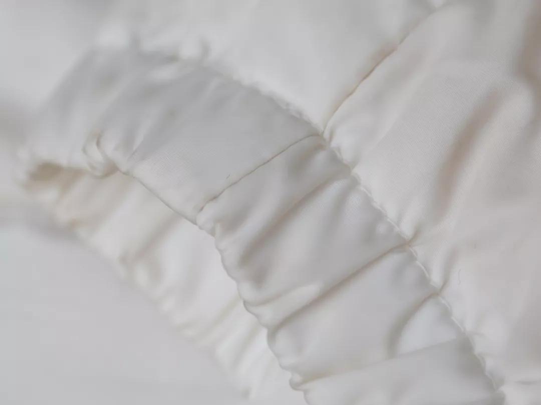 羽绒服脏了不用洗用它一喷就干净,羽绒服清洁污渍黑科技