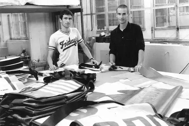 西安赛格品牌大升级！瑞幸和COACH做邻居，西安商业8月迷幻现实