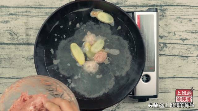 肉丸怎样做才外酥里嫩,肉丸怎样做嫩滑不柴