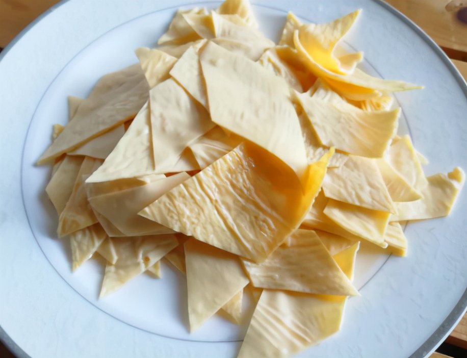 炒豆皮出水吗,炒豆皮怎么炒才最好吃