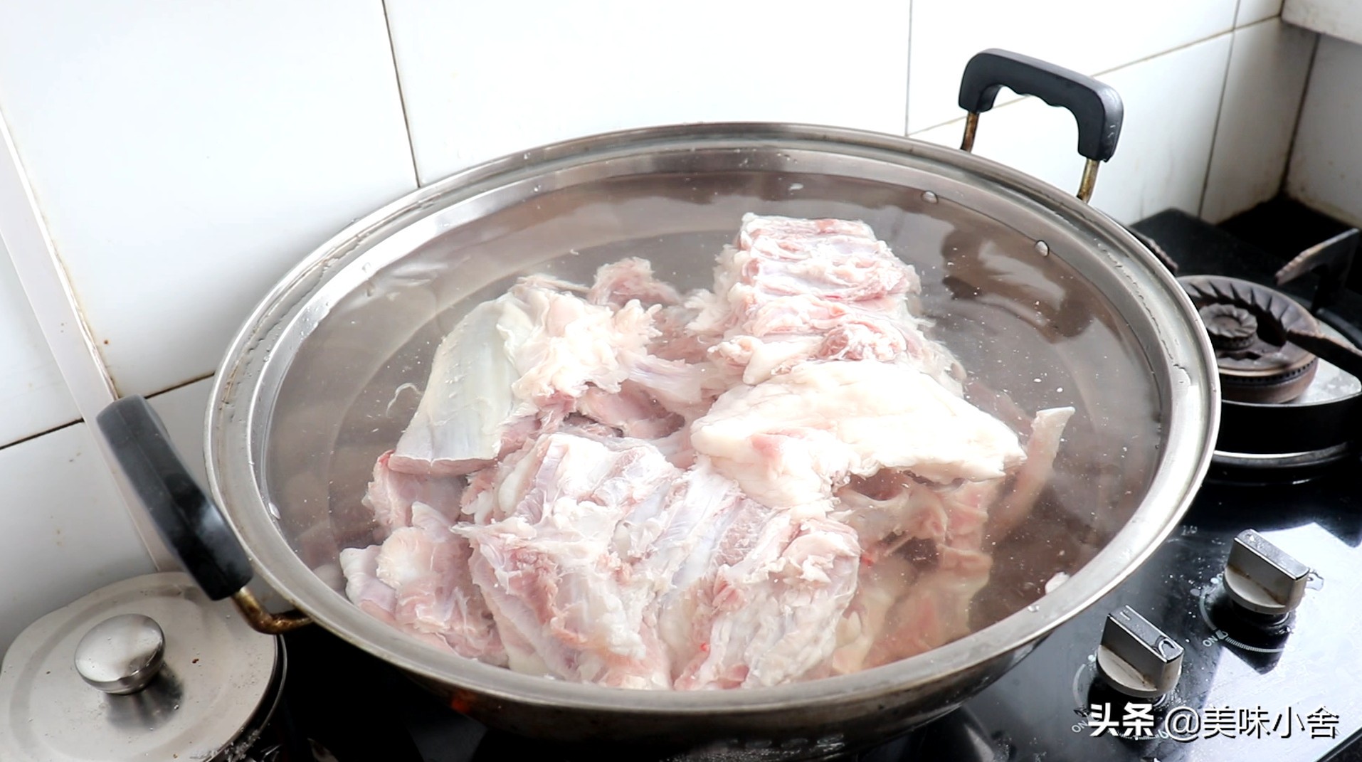 炖羊肉汤怎么炖没有臭味,炖羊肉汤记住不要直接炖小诀窍