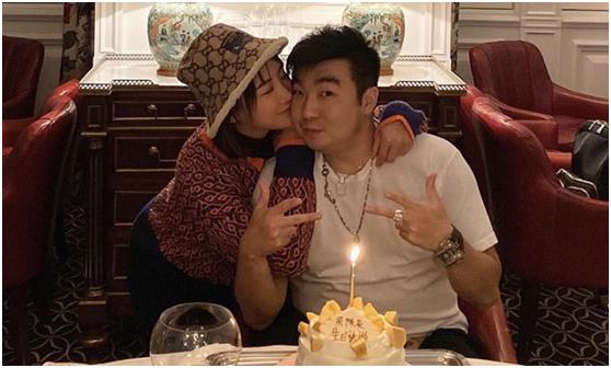 身怀六甲不容易！奥运冠军孕期锻炼扭到腰，制片人老公一旁显冷落