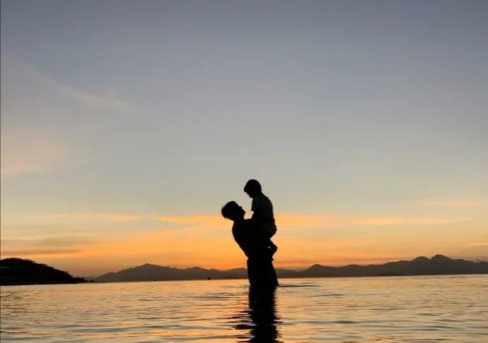 王宝强与马蓉曾经的一家四口,王宝强离婚事件中的宋喆和马蓉