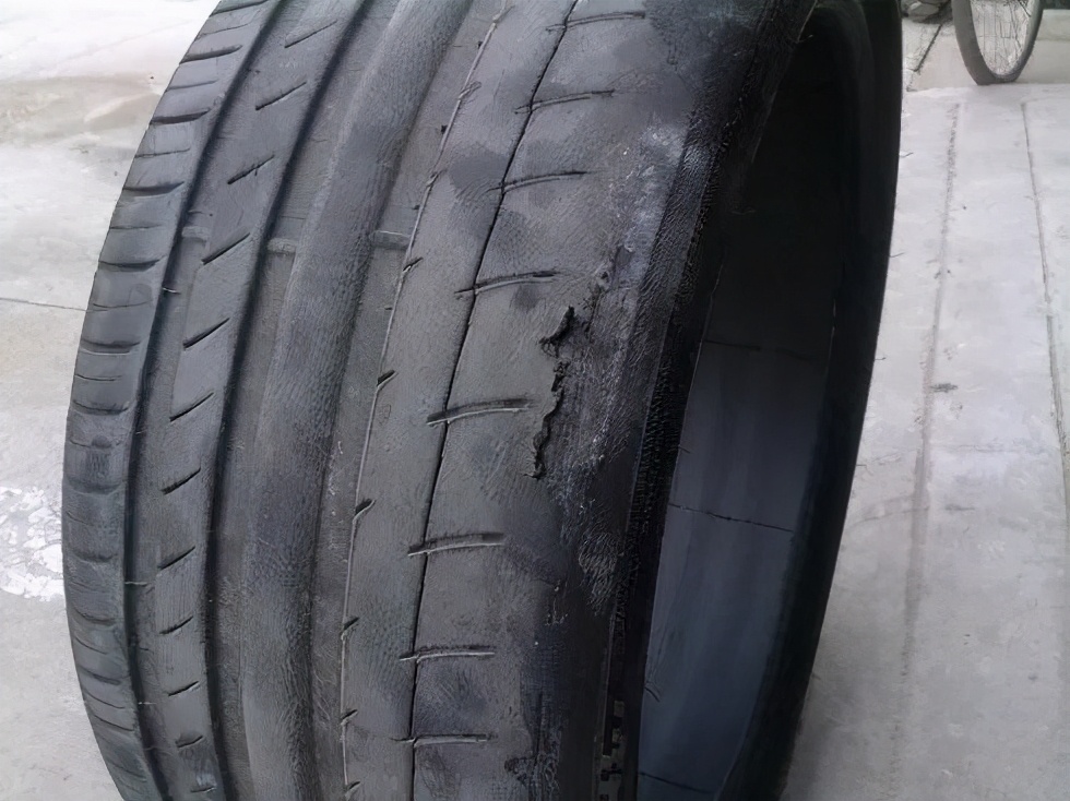 4年时间小伙轻松拿下百万奔驰，5万入手翼神怎么玩最有气质