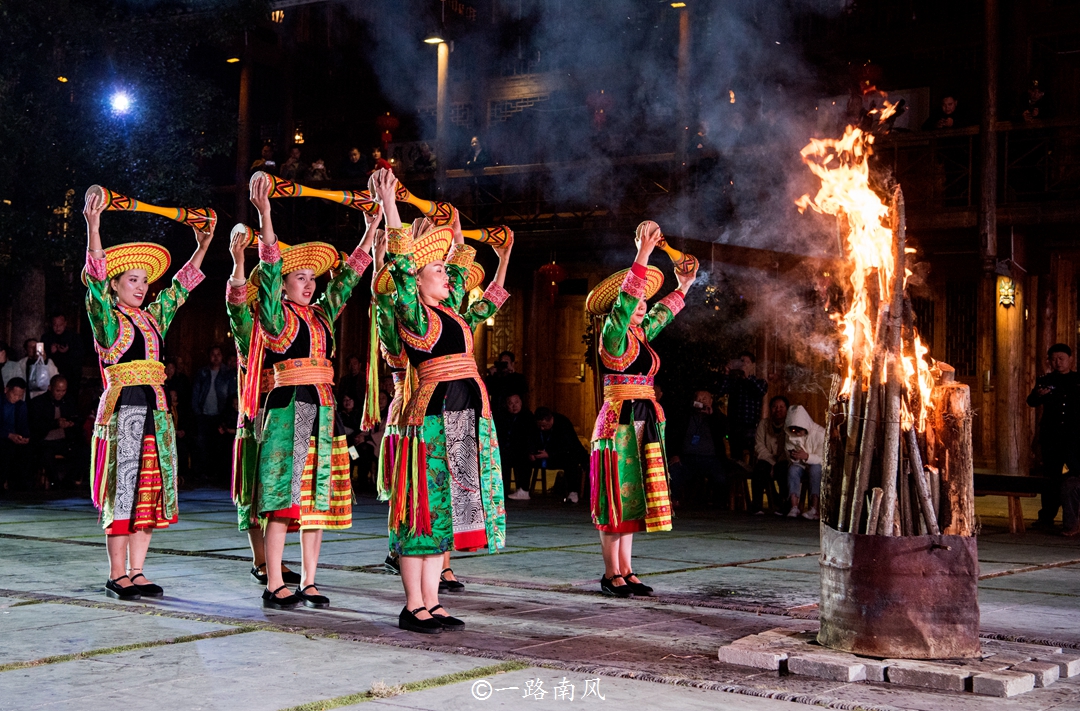 湖南怀化大山深处隐藏一座瑶寨，姑娘美丽热情又大方
