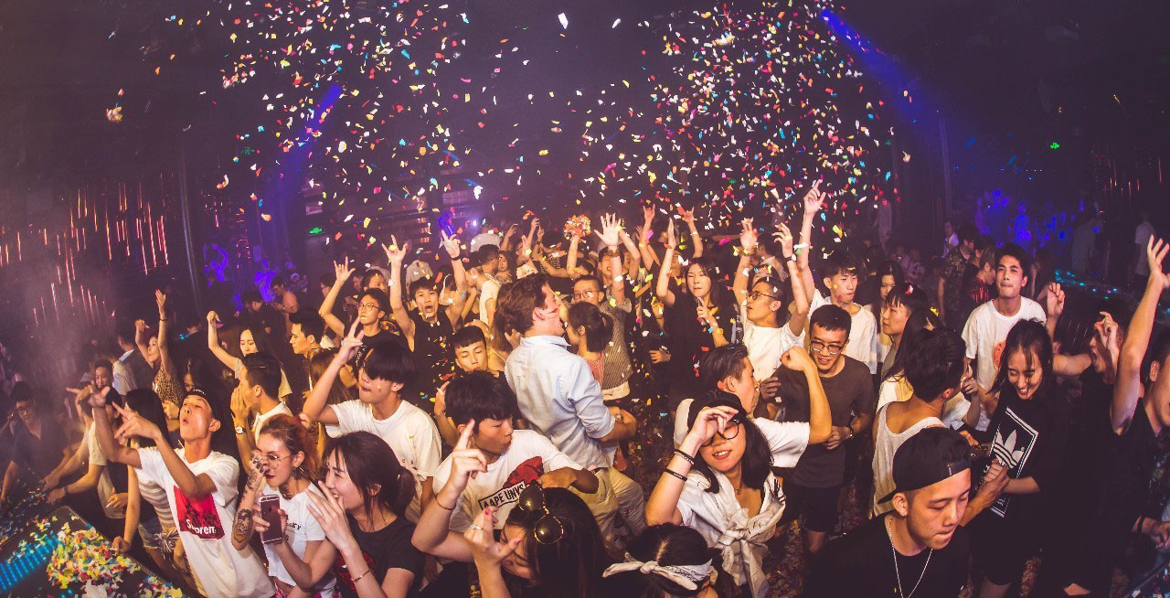 夜场里人多游戏,夜场简单游戏