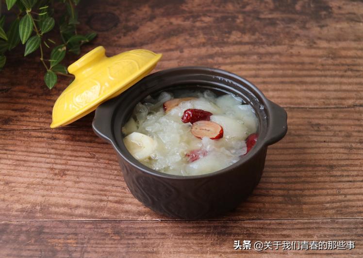 炖银耳汤后续需要加水吗,炖银耳水不够再加水行吗