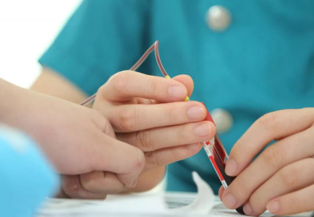 早晨起床手指关节僵硬怎么处理,起床关节僵硬怎么办