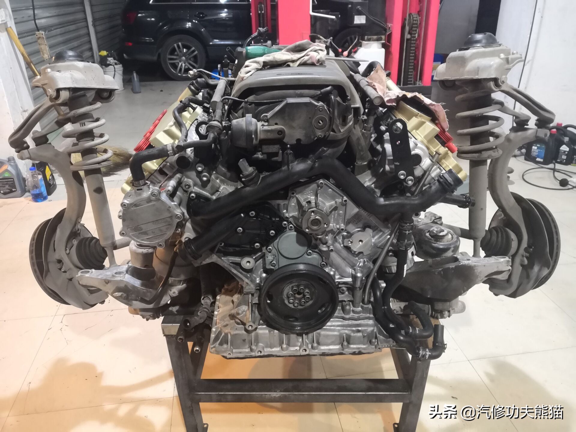 16款奥迪a6l2.5自吸发动机漏油,奥迪a6l2.4免拆烧机油处理靠谱吗