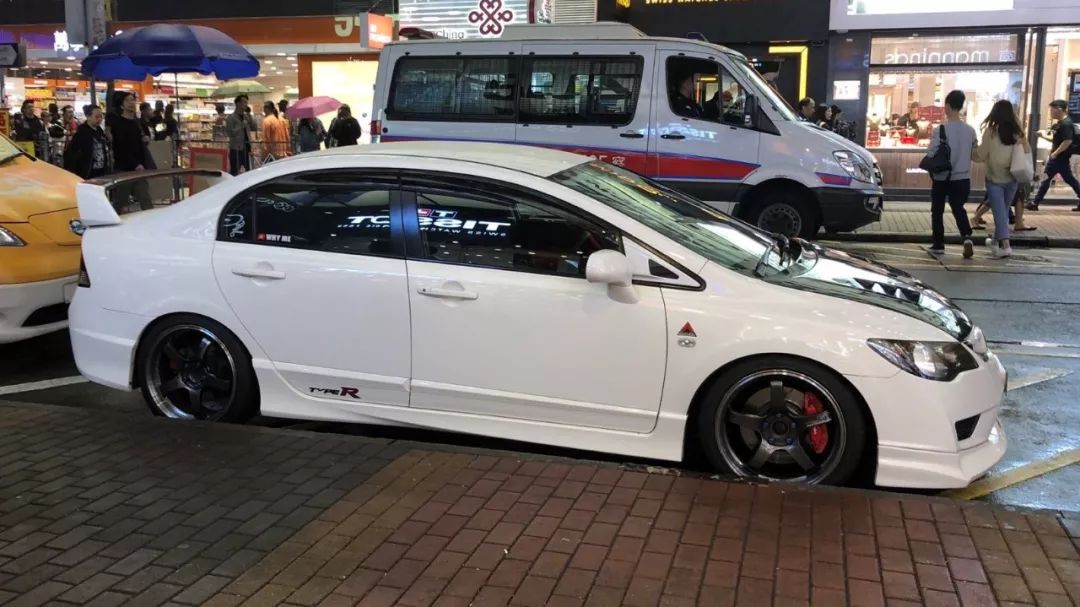 本田思域最畅销的一款,售价12万的本田思域