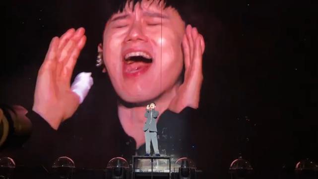 张杰受伤演唱会,张杰回应演唱会意外受伤