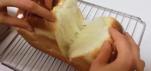 揉面机怎么做拉丝面包,拉丝面包制作视频全过程