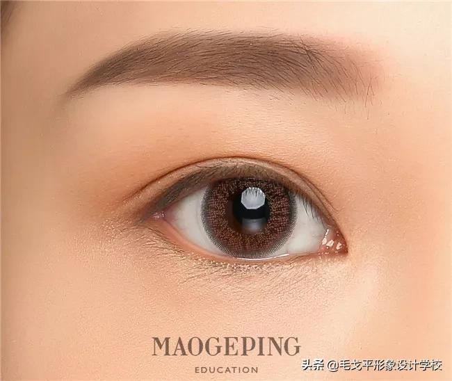 怎么避免眼妆脏,怎样防止眼妆脱落