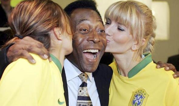 16岁进入职业战队,16岁进入职业足球