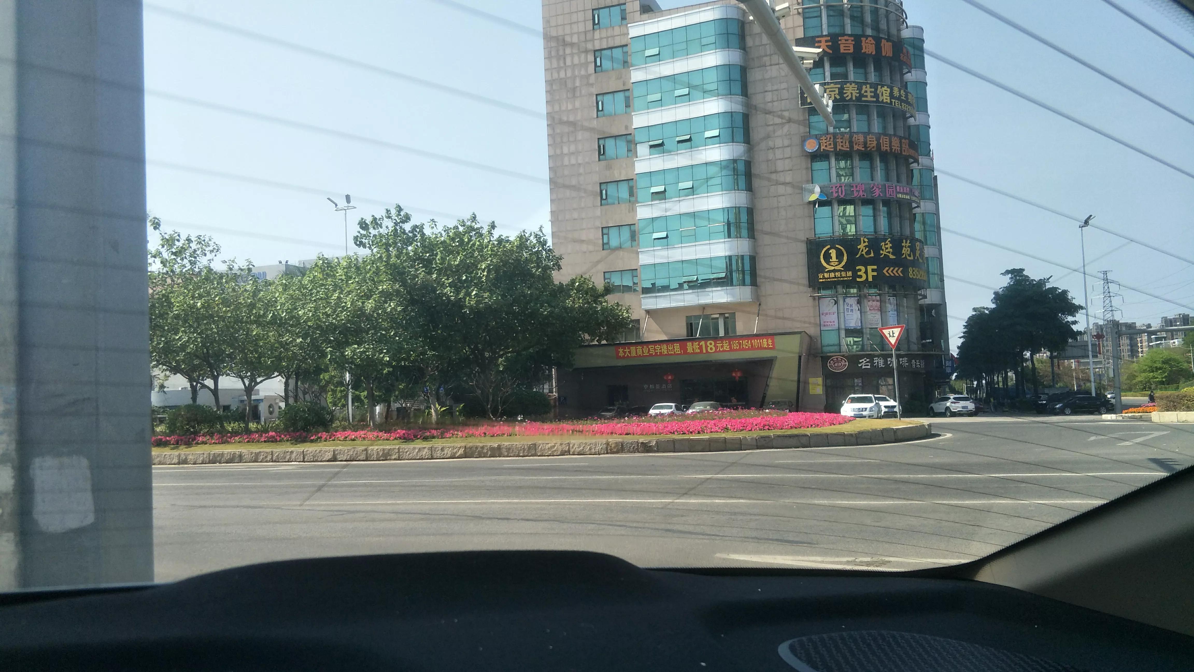 车窗贴膜撕掉后怎么快速除胶,玻璃撕掉贴膜后的胶怎么去除