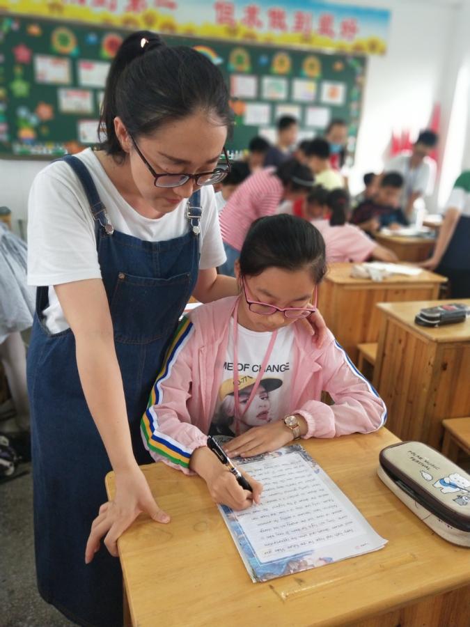 启东长江小学英语特色活动,小学英语素质展示会