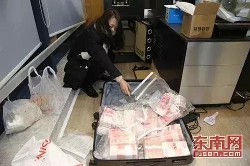 老师课上演示炒股,老师教炒股上课