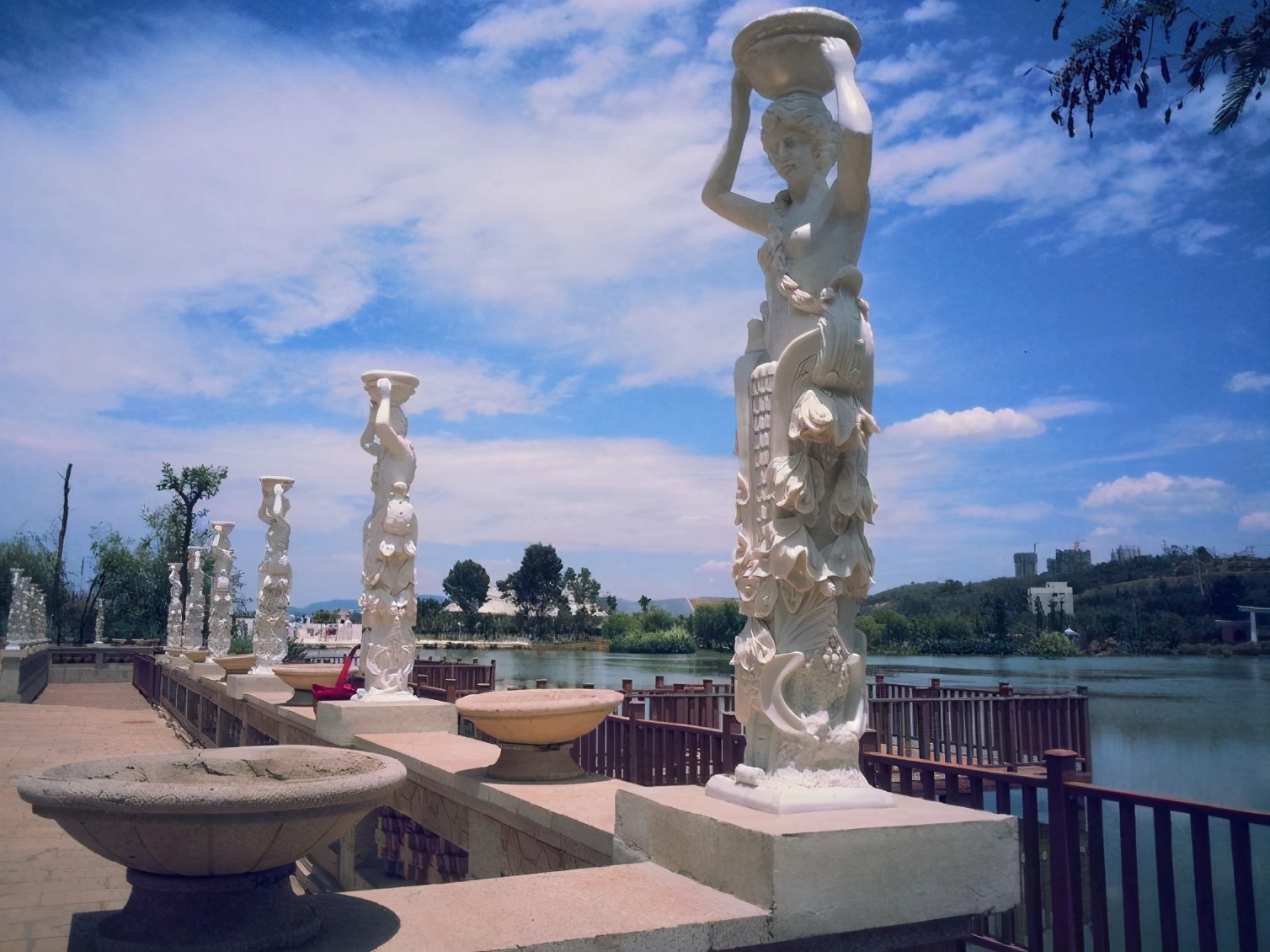 昆明周边美食一日游自驾游,昆明周边自驾游露营视频