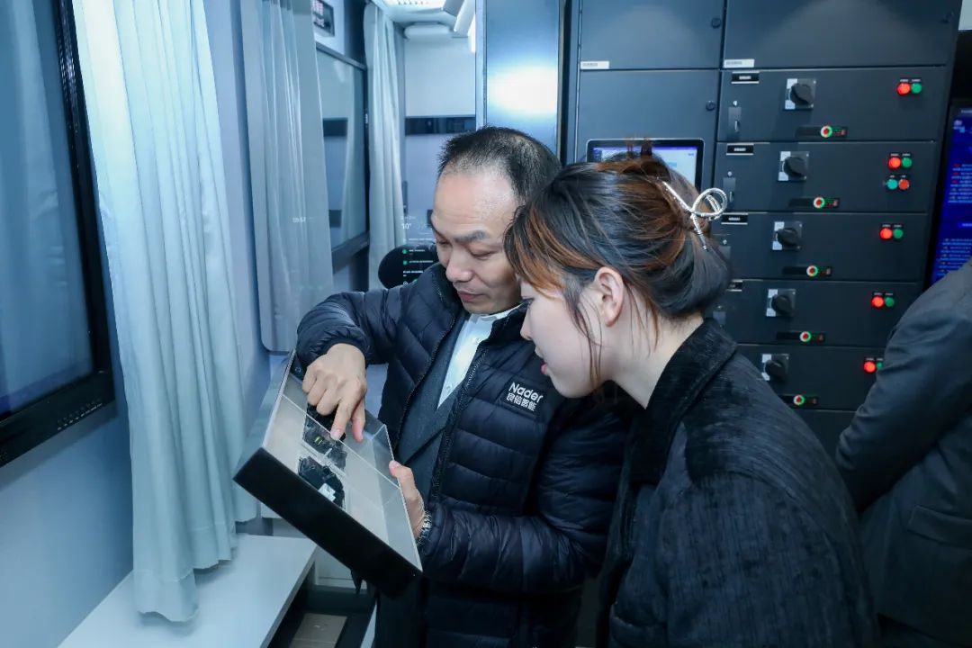 良信展会,良信展示车