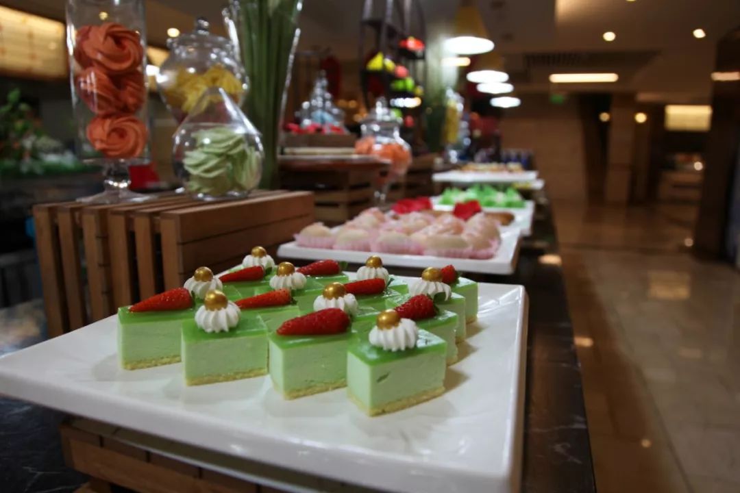 北京西国贸大酒店亚洲美食节自助晚餐139元1大1小，.上百种类菜品