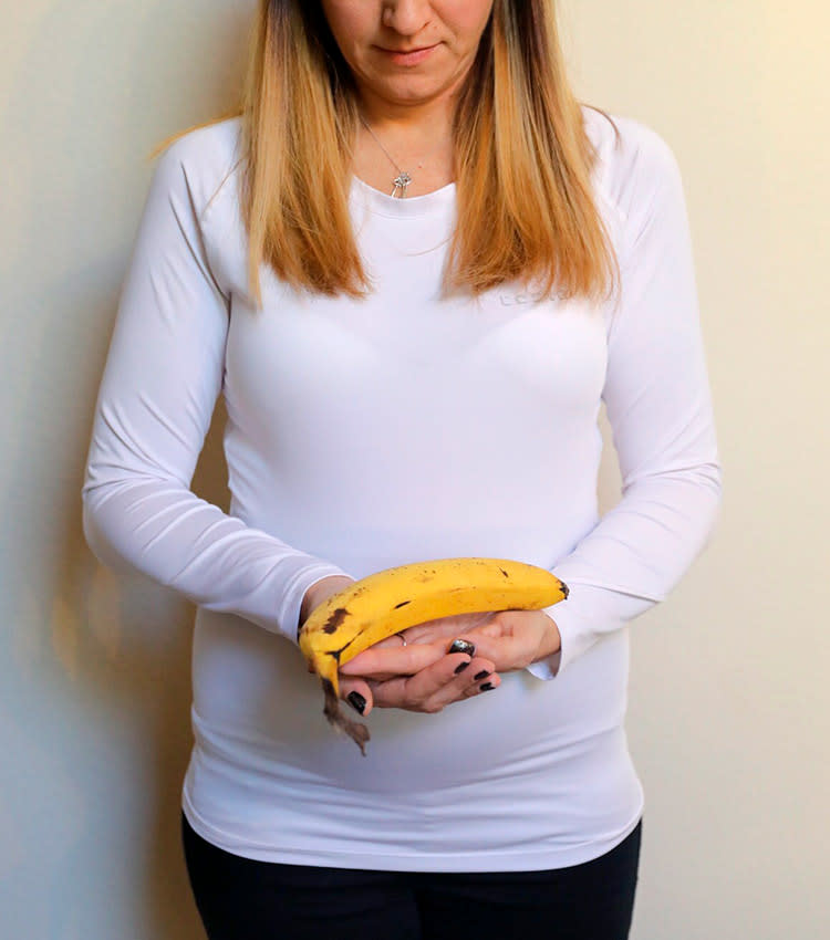 如何判断肚子里宝宝的大小,宝宝在肚里变化的全过程图片