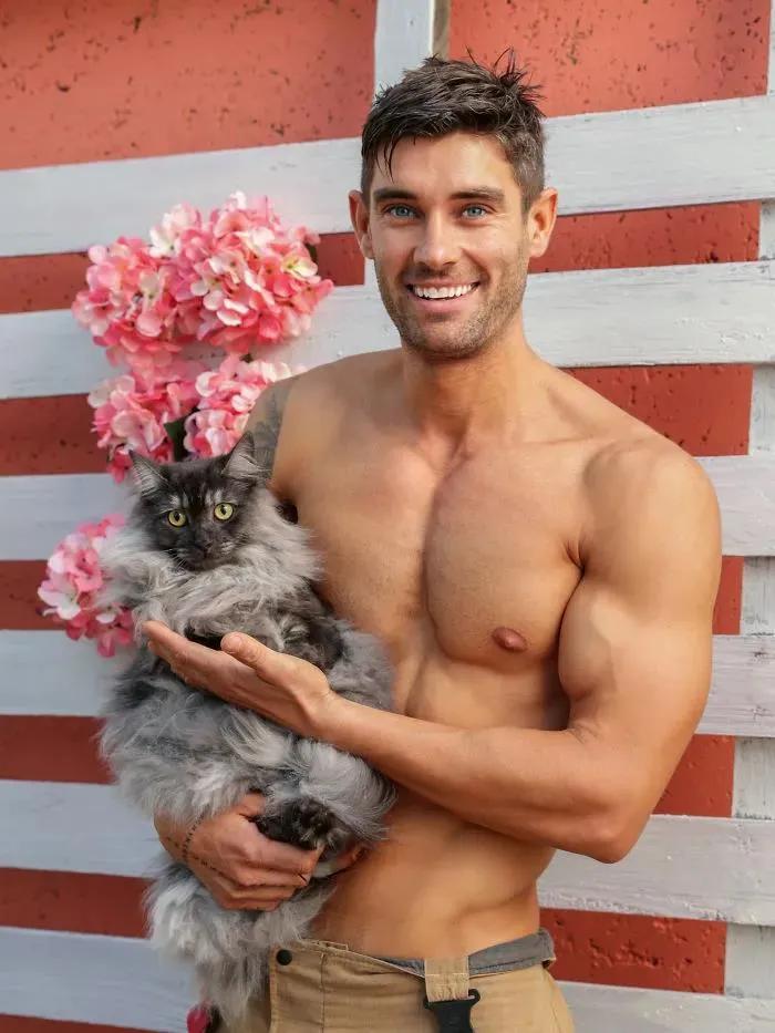 谁说*男猛**和萌猫必须二选一？这次我全都要