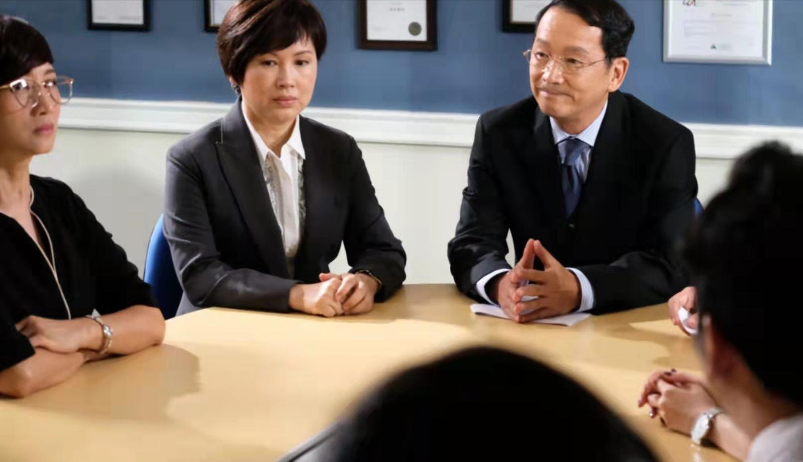 59岁前当家花旦近况曝光！转型做香薰治疗师，曾被贴大字报*债追**