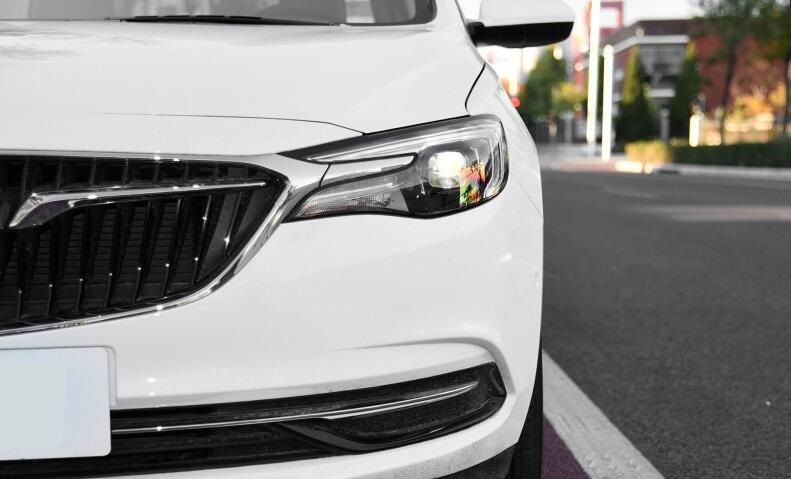 威朗四缸和英朗四缸到底选哪个好,价格配置一样选燃油车还是插混