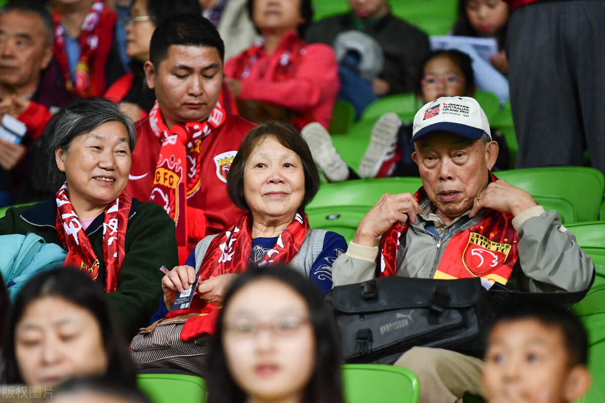 上海为什么有两个足球俱乐部,上海城市俱乐部联赛