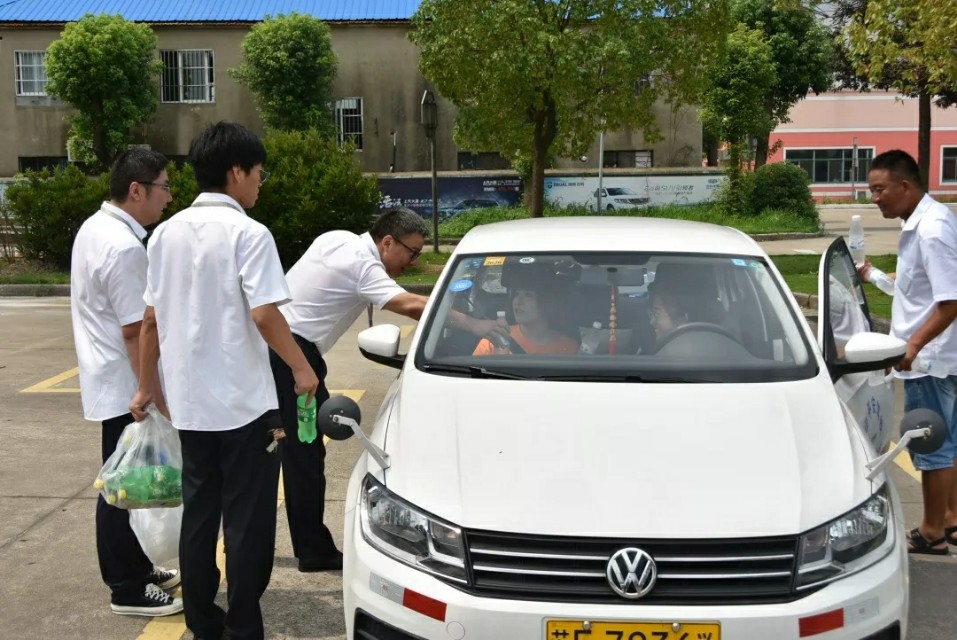 西昌平安驾培,平安驾培唐威
